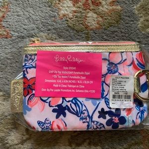 New Lilly Pulitzer Zip Top Wallet